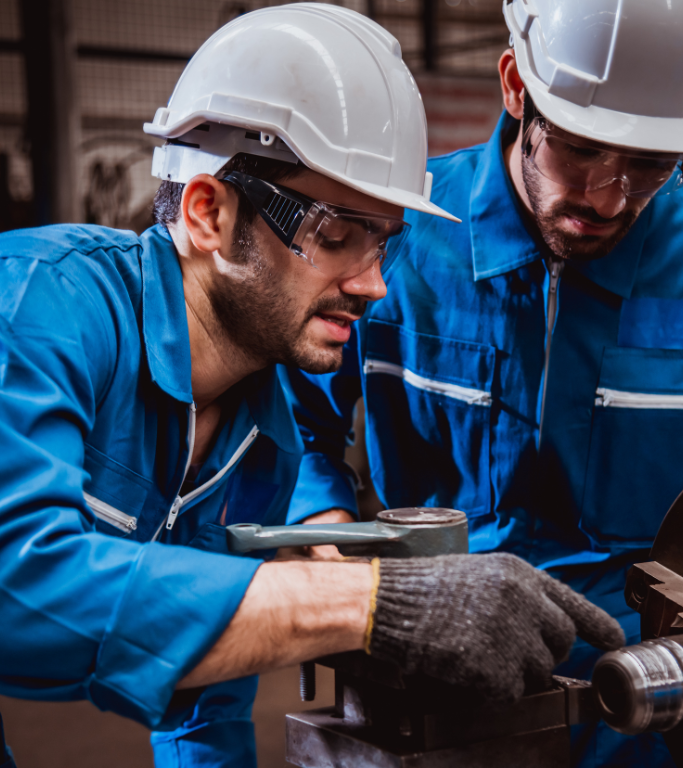 2 Hombres trabajando